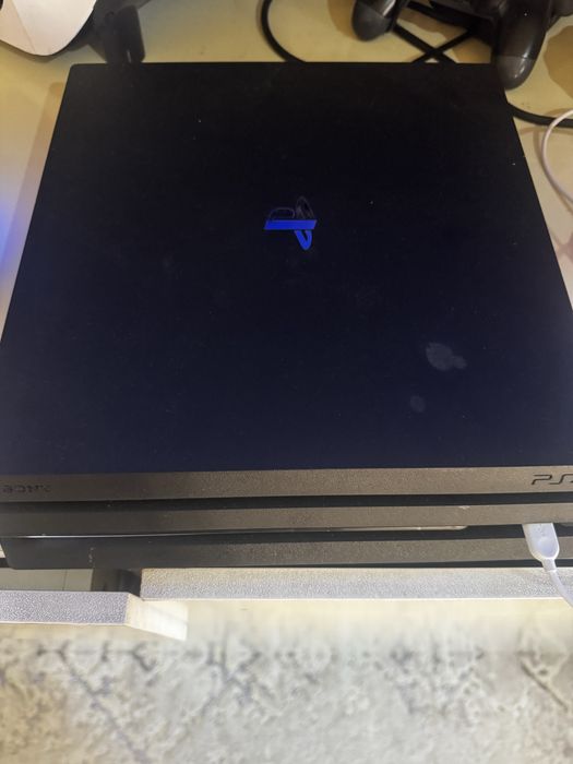 Playstation 4 pro 1 tb