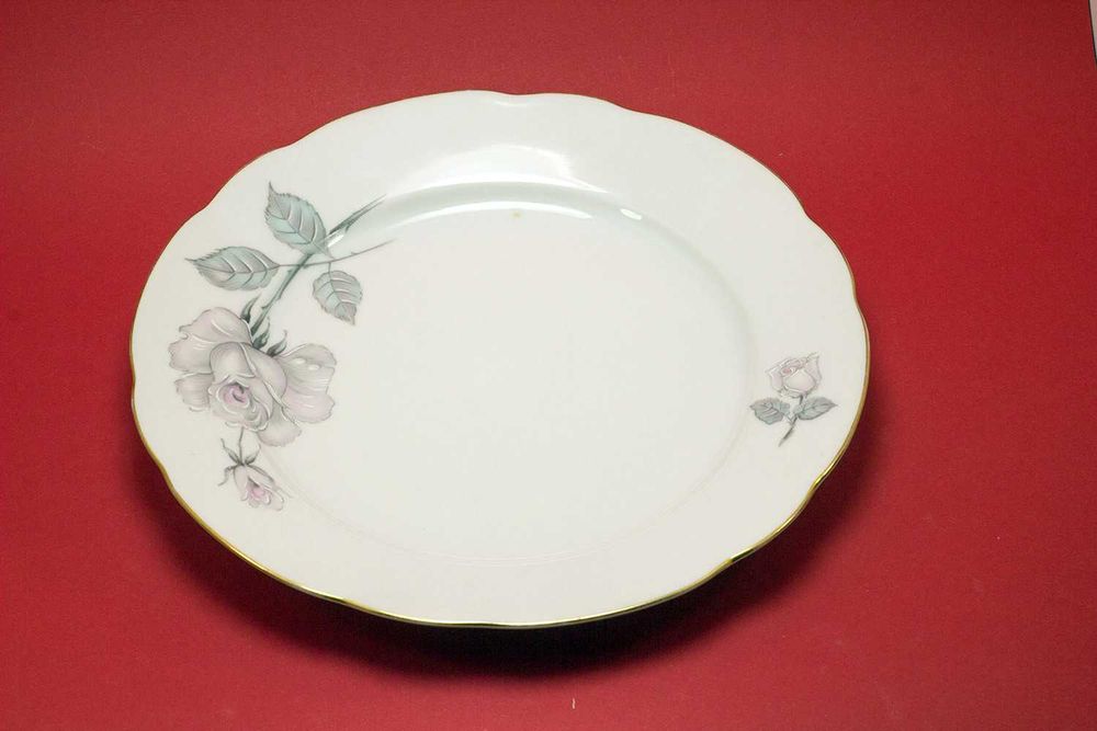 4 тарелки "Ветка розы" Тонкий Чехословацкий фарфор.
