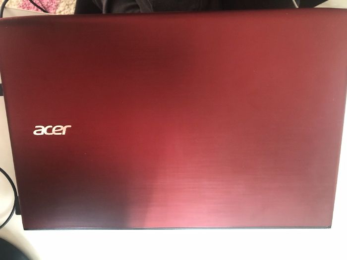Лаптоп Acer Aspire E15 (червен) Перфектен!