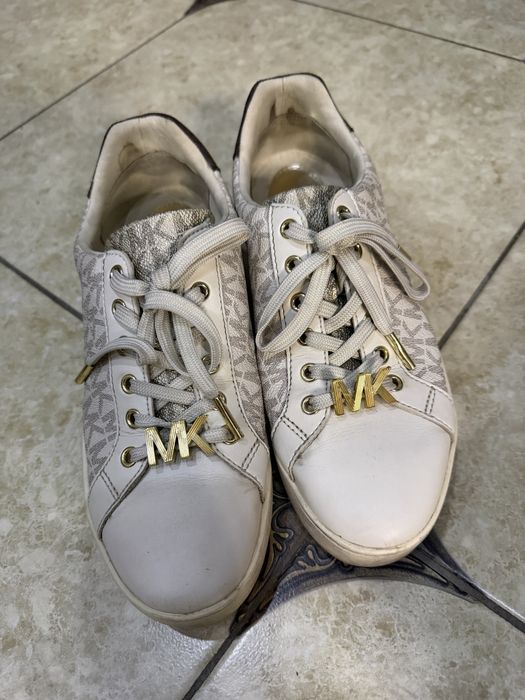 Продам женскую обувь