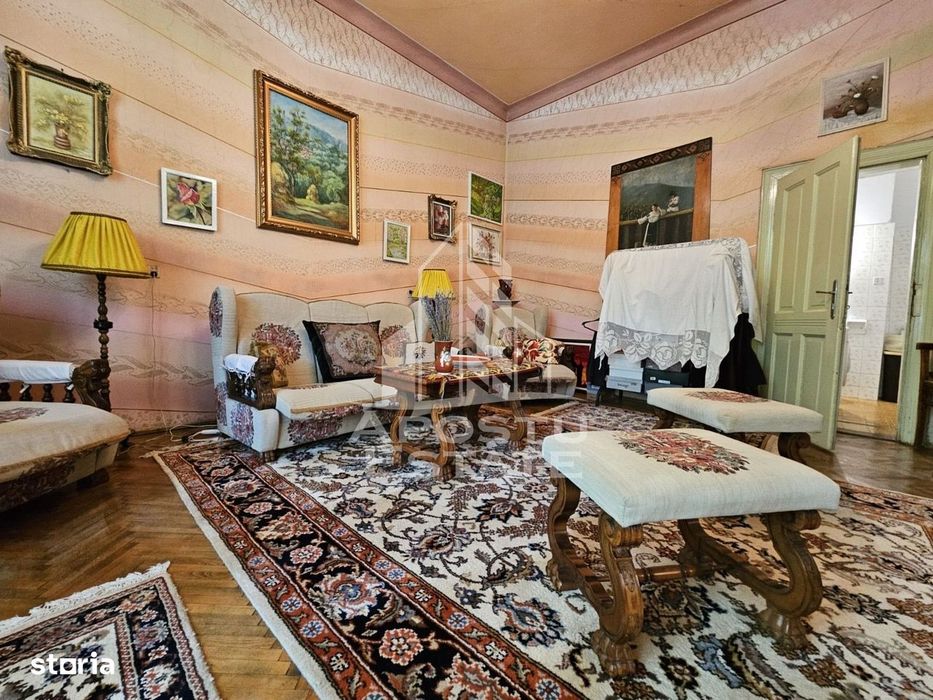 Apartament 4 camere, confort 1 sporit, parteer inalt in Piata Maria