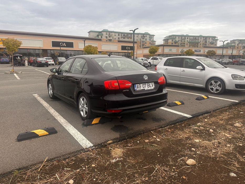 VOLKSWAGEN Jetta 2011 — imagine 3