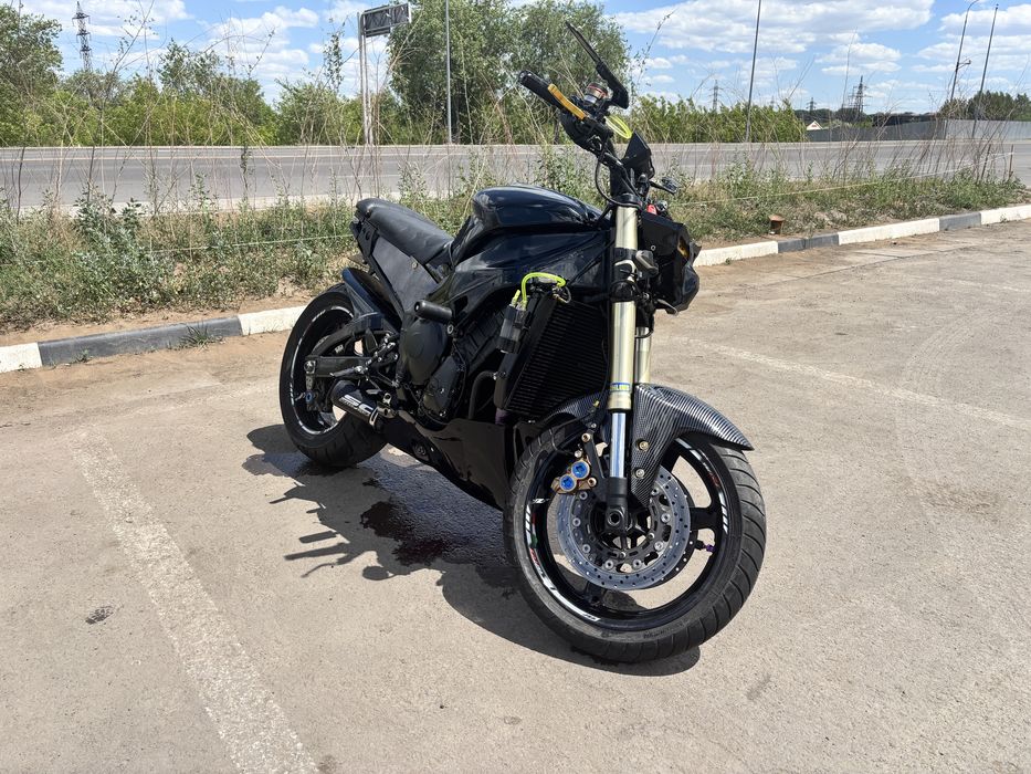 Мотоцикл yamaha r1