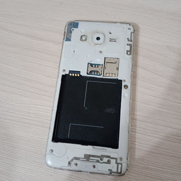 Телефон на запчасти