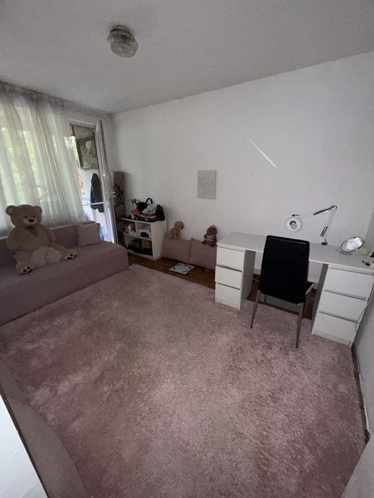 Vand apartament 3 camera