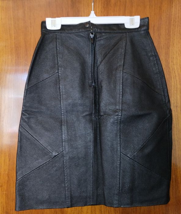 Кожена пола-естествена кожа.