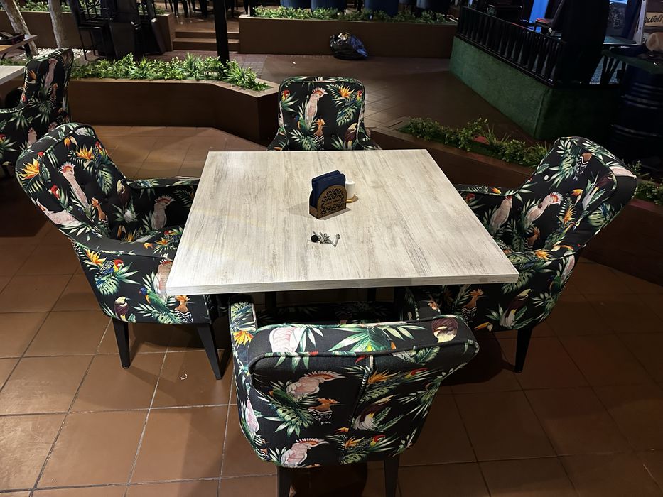 Продам ресторанное оборудование мебель