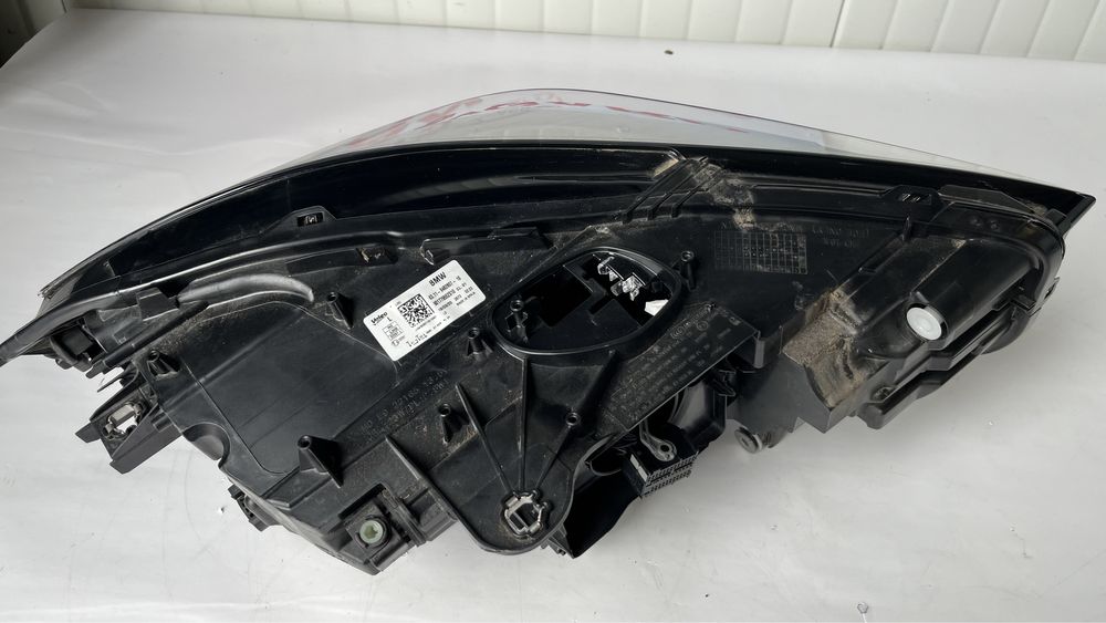 2 броя десен и 2 броя ляв фар BMW 1 F40 2020-