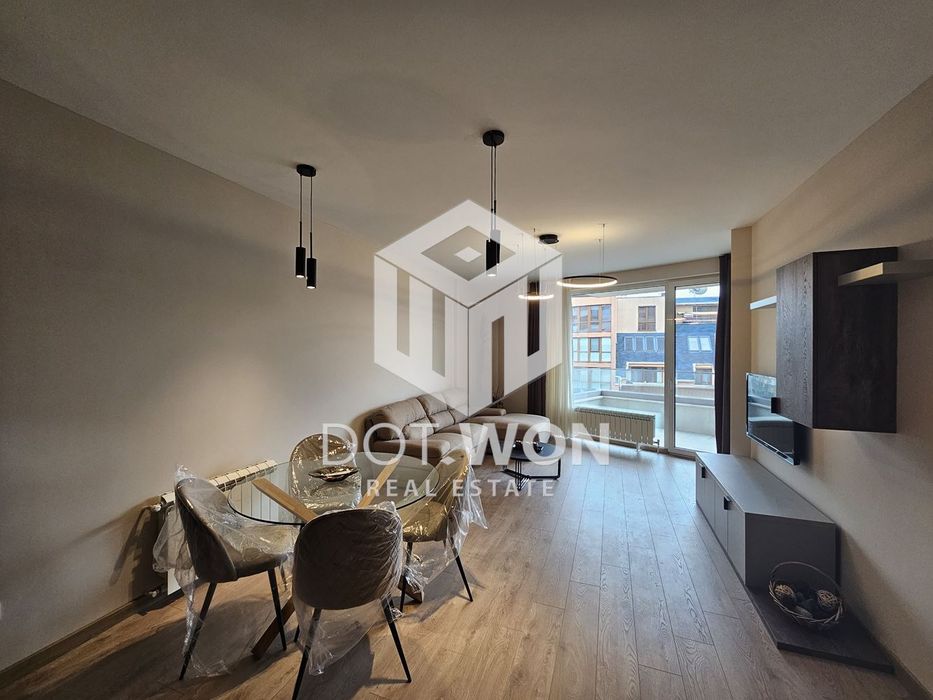 Дава се под наем Тристаен апартамент в София, Изток - 122 кв.м за 1196.97 € - Снимка #1