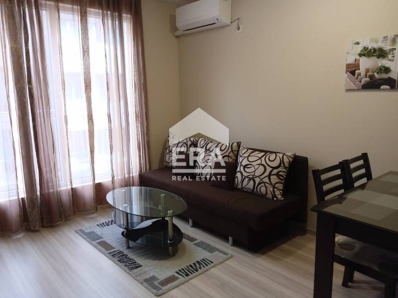 Дава се под наем Двустаен апартамент в Поморие - 58 кв.м за 357 € - Снимка #1