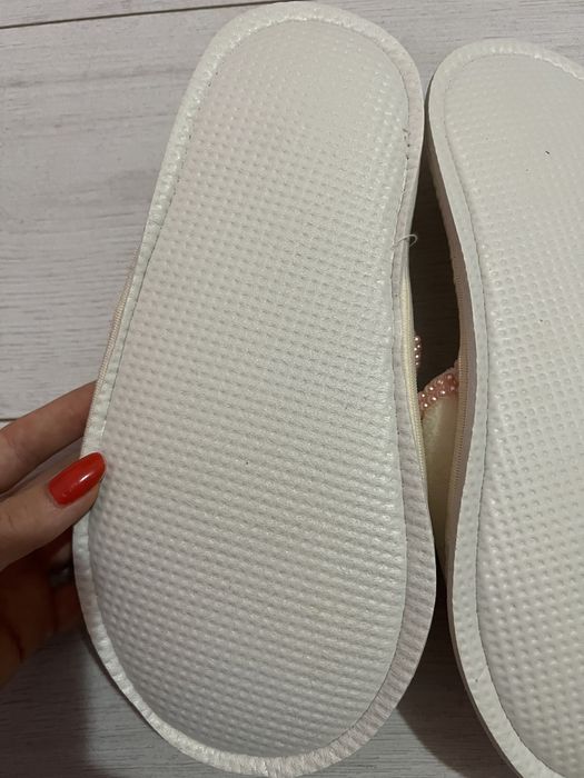 Дамски пантофи