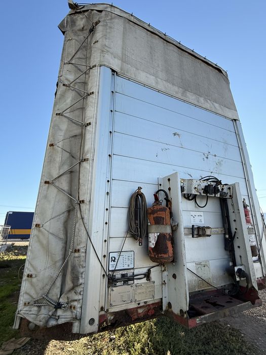 Remorca camion cu prelata