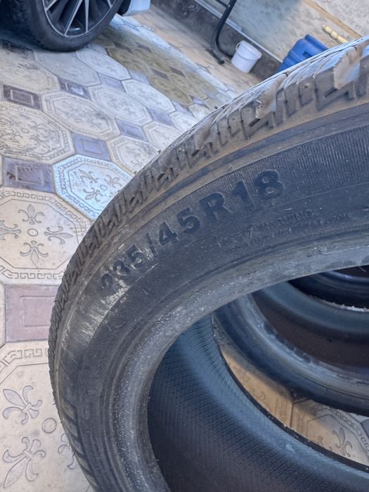 Шины зимние 235/45/18