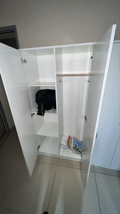 Шкафы , парты , маты