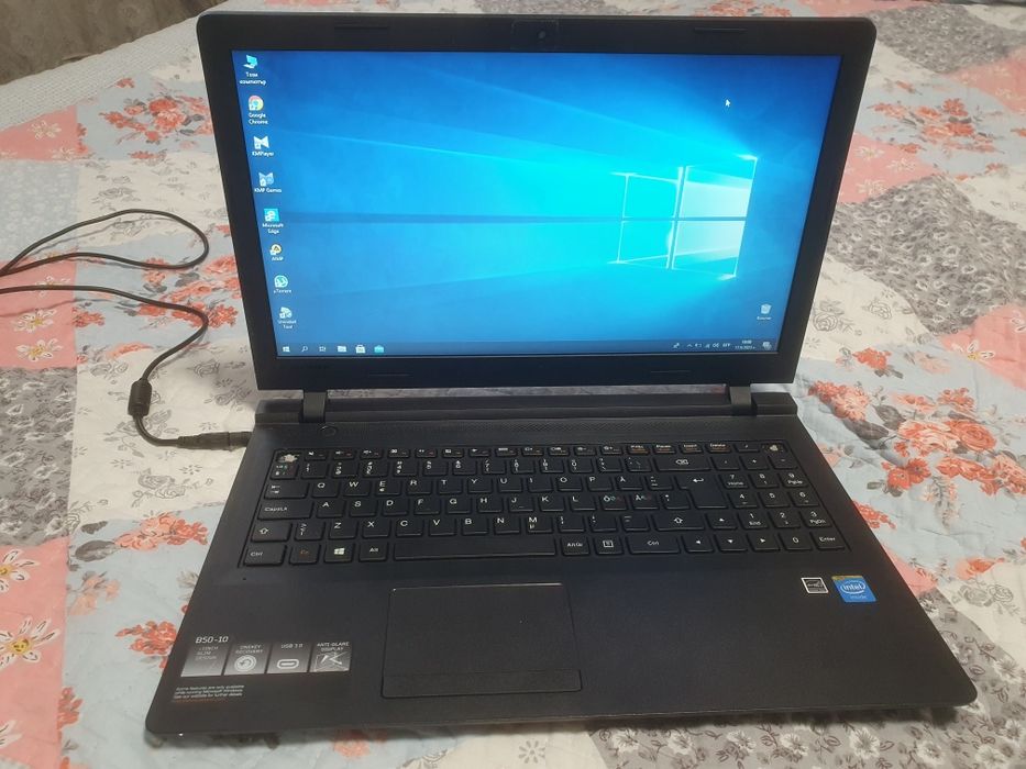 Лаптоп Lenovo B50-10 / Подарък чантичка