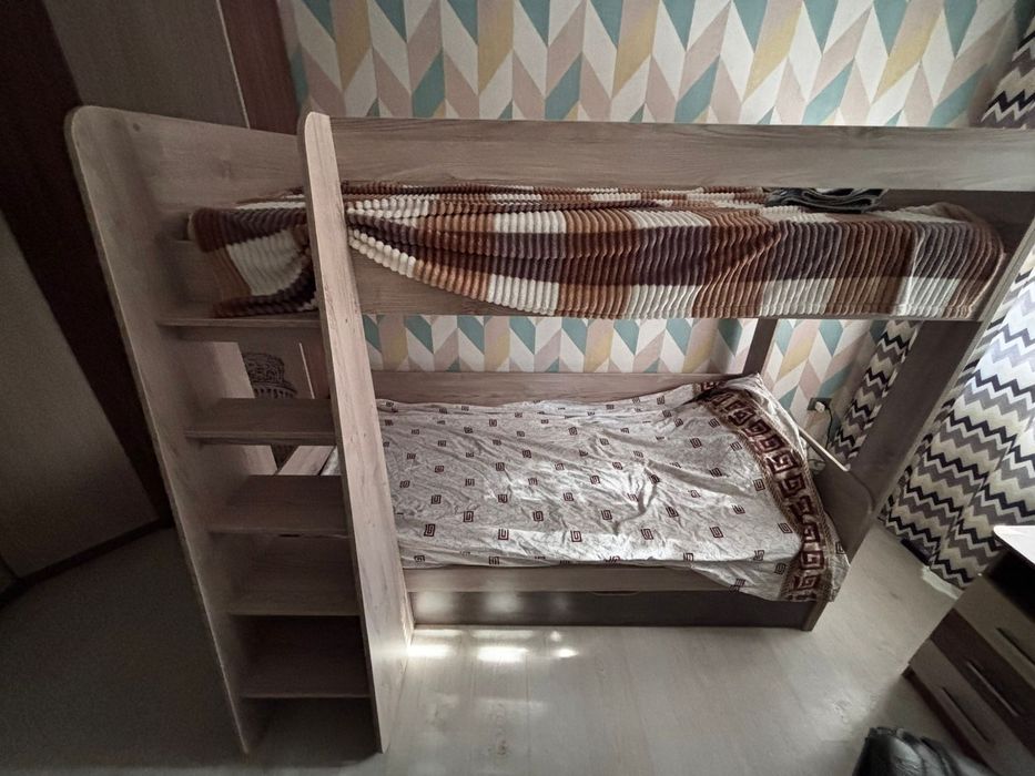 Кровать двухярусная