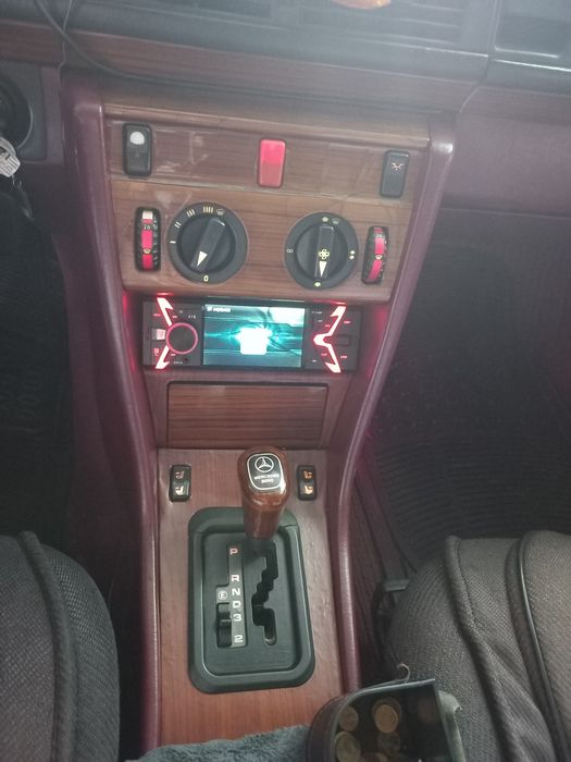 Мерседес  124 / 1991г  / 3 л / автомат