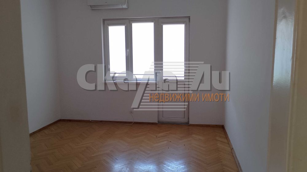 Дава се под наем Четиристаен апартамент в София, Център - 130 кв.м за 714 € - Снимка #3