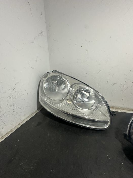 Far stanga far Volkswagen Vw Jetta Golf 5