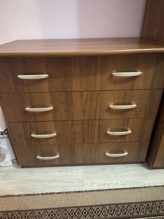 Продам шифоньер комодом