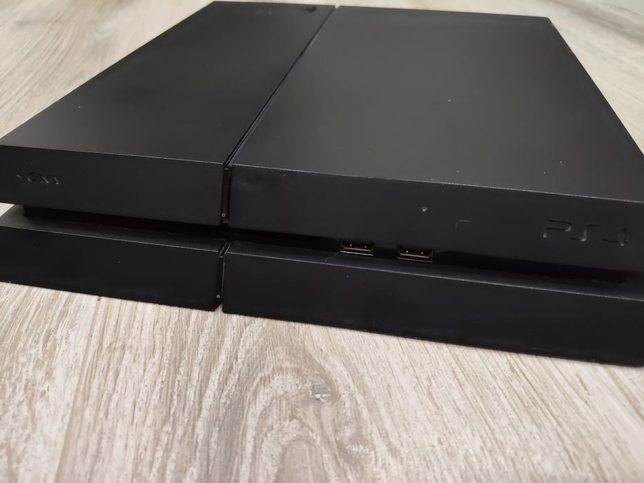 Продаю sony PlayStation 4