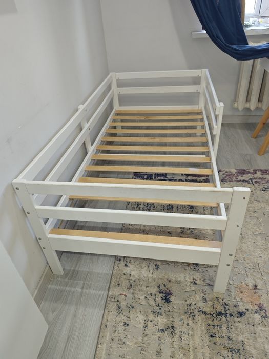 Продам кровать детскую