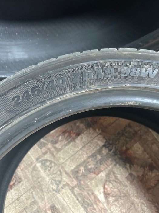 Шины 245/40/r19 продам б/у
