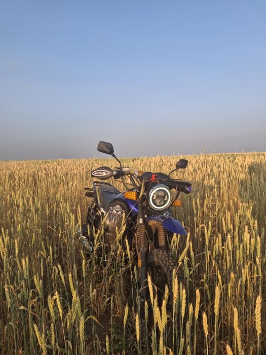 Продам мотоцикл 200 куб