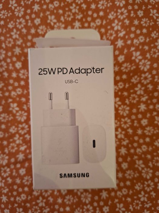 Продавам ново 25W зарядно Samsung