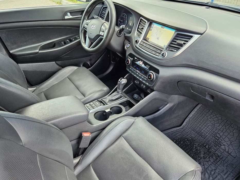 Vand Hyundai Tucson,2017,136cp,4X4,automat,full!