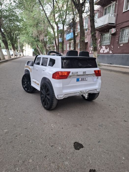 Детский машина с пультом