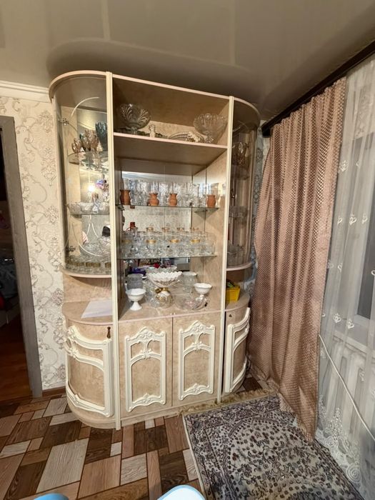 Мебель стенка для посуды продам