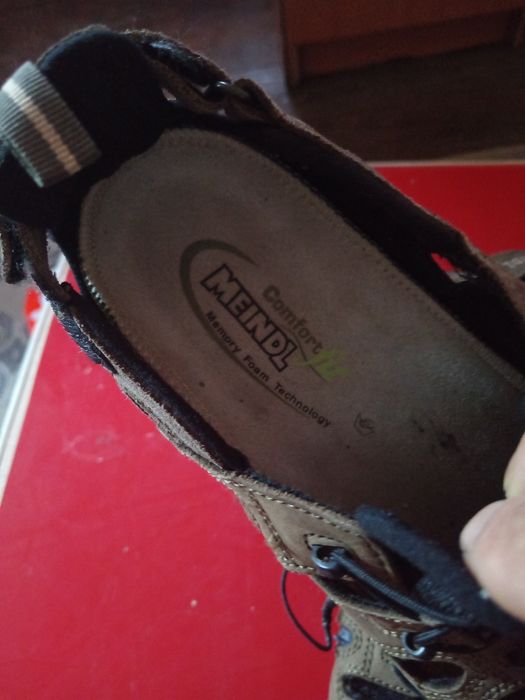 Vând sandale piele Meindl  Nr 43