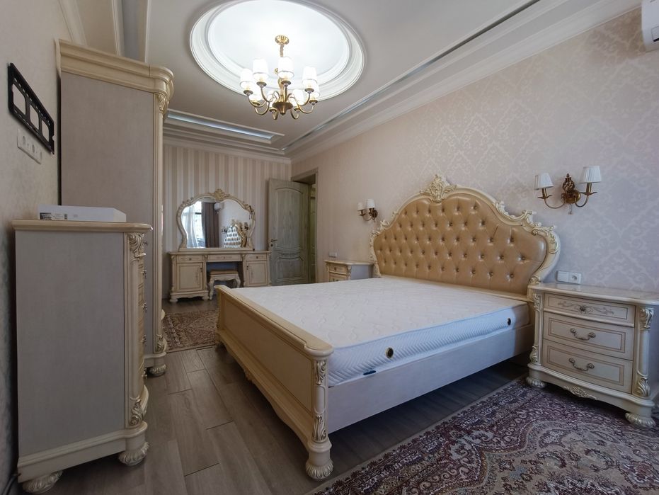 Продается 5ти комнатная квартира в Центре 130м2 Дархан Кирпич Дуплекс