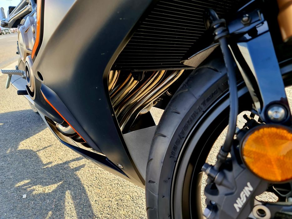 Vand Honda CBR 650R 2023 ca noua  2.600km