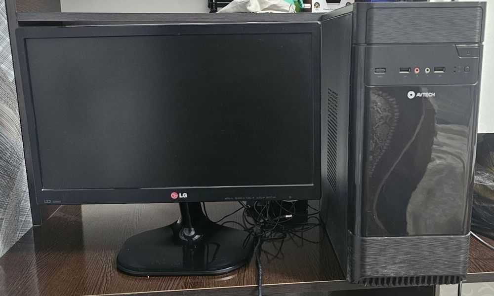 Kompyuter sotiladi arzan bahada