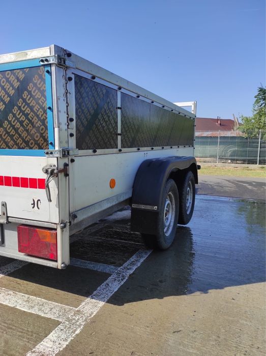 Vand remorcuta cu 2 axe