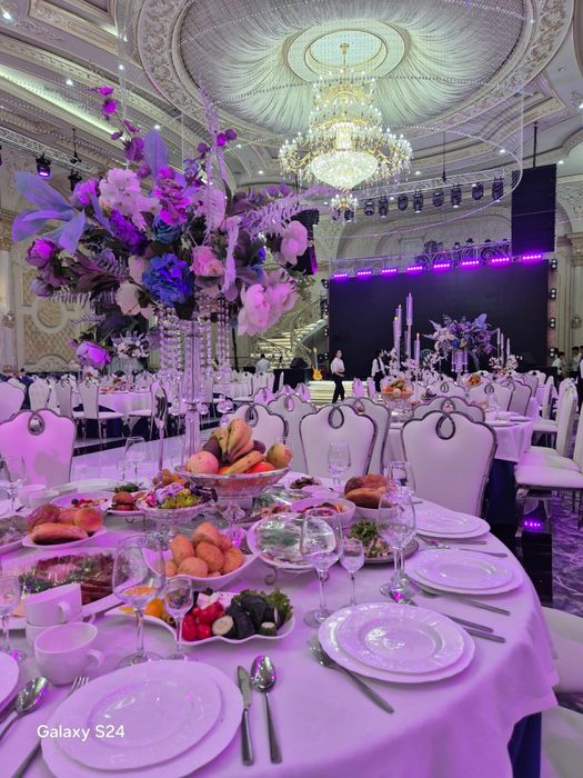 Хрустальная поставка на столы