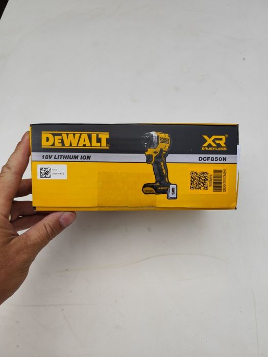 Нов безчетков акумулаторен импактдрайвър Девалт DeWALT DCF850