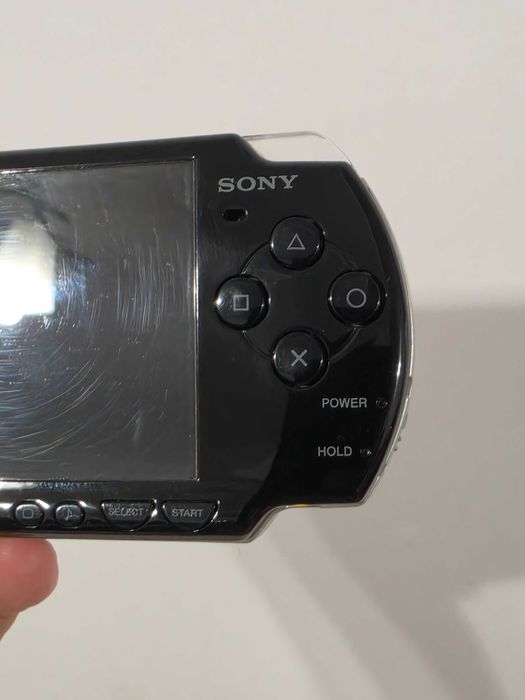 PSP 2004 modat cu card 32GB complet la cutie