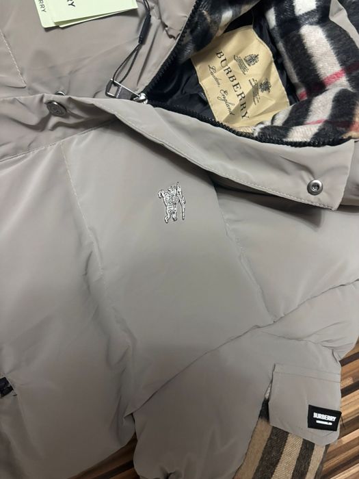 Vând geaca noua de bărbați Burberry