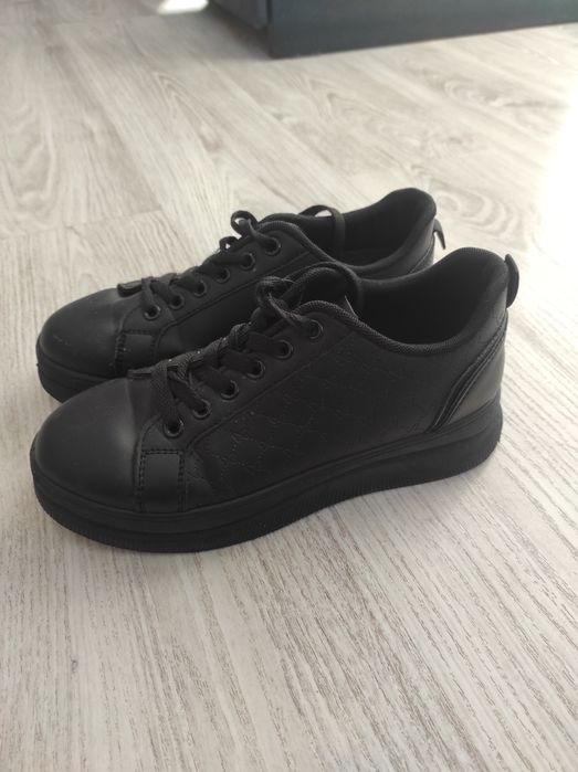 Дамски обувки черни