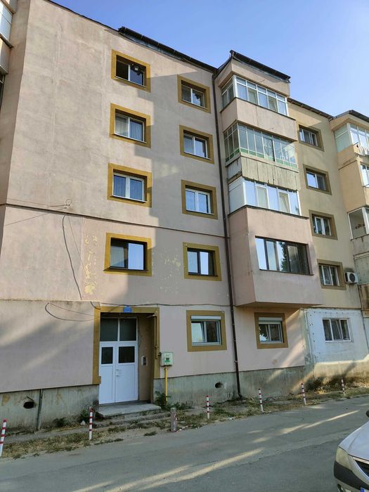 Vand apartament 4 camere Caracal HCC