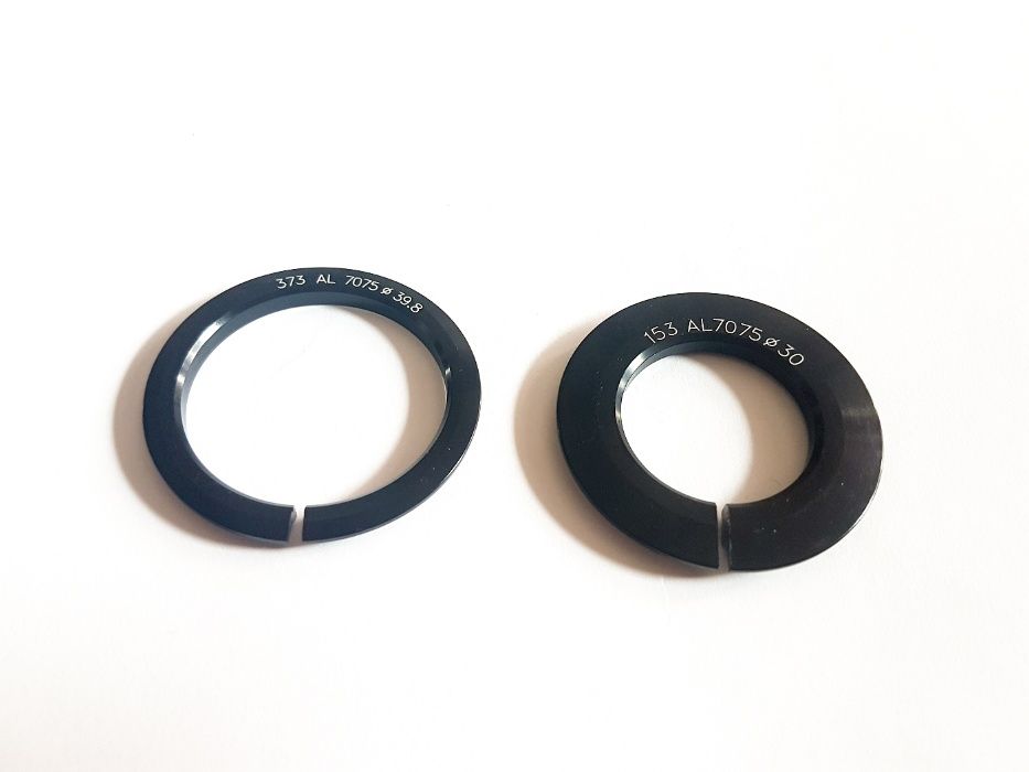 НОВИ Преходник OCTANE ONE Адаптер ЧАШКИ прав / конус стержен колело