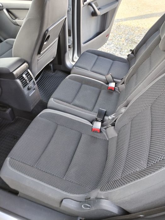 Vw TOURAN /AN 2011/1.2 BENZINA 105cp/7 LOCURI /EURO5