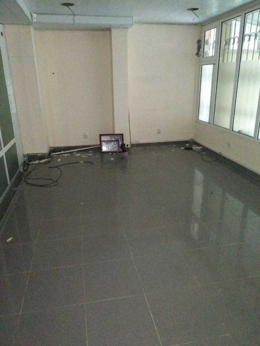 Хамза метро Новза ул.Бунедкор Чиланзар 5 й кв-л"Флагман" 179 кв.м