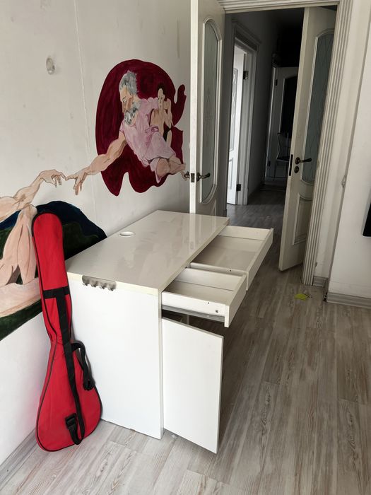 Столик IKEA белый