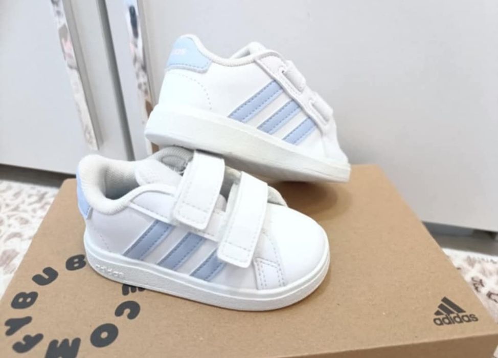 Бебешки обувки Adidas