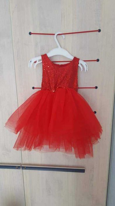 Vand rochita + pantofi