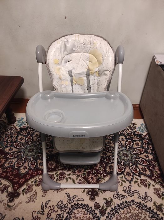 Стульчик для кормления ребенка